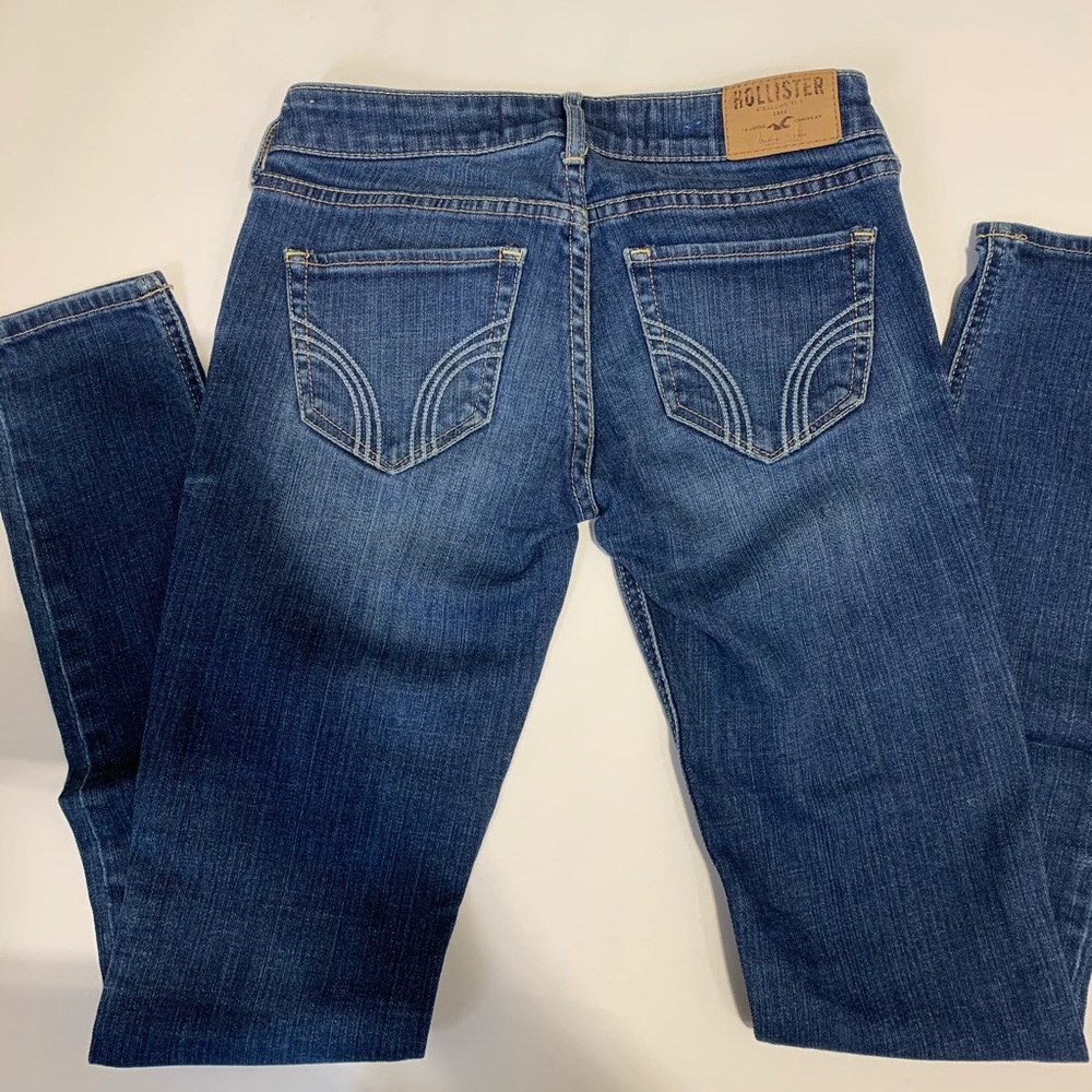 Hollister 0R Skinny Jeans.